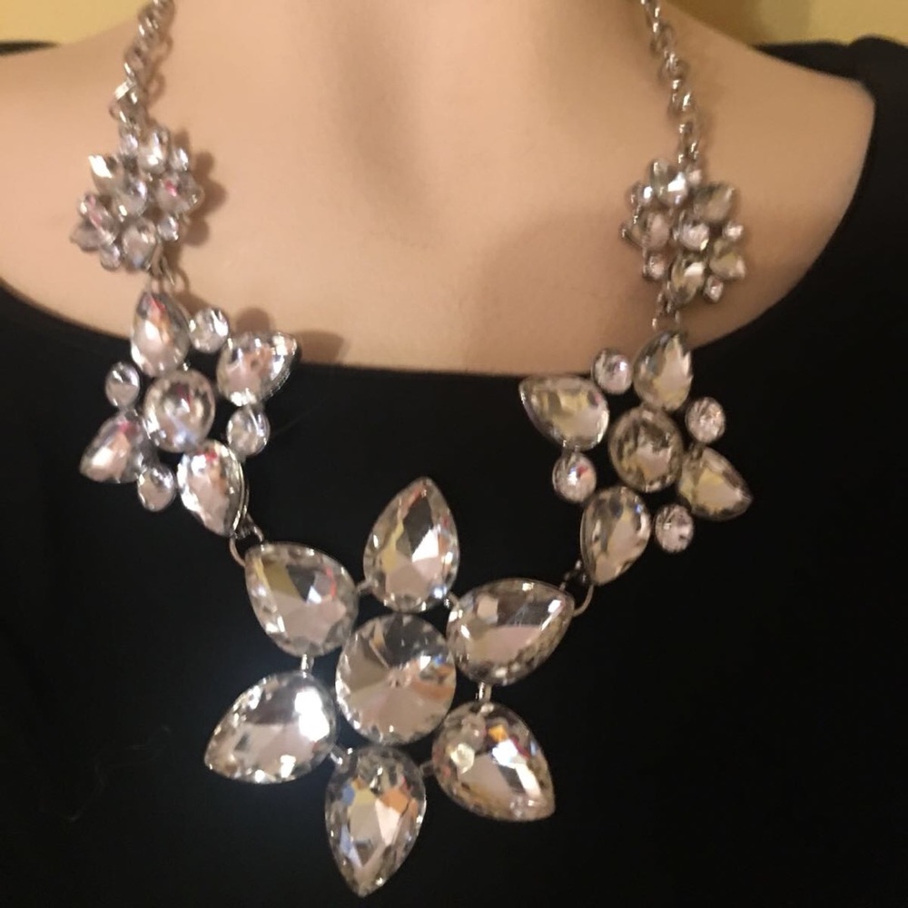 Statement necklace